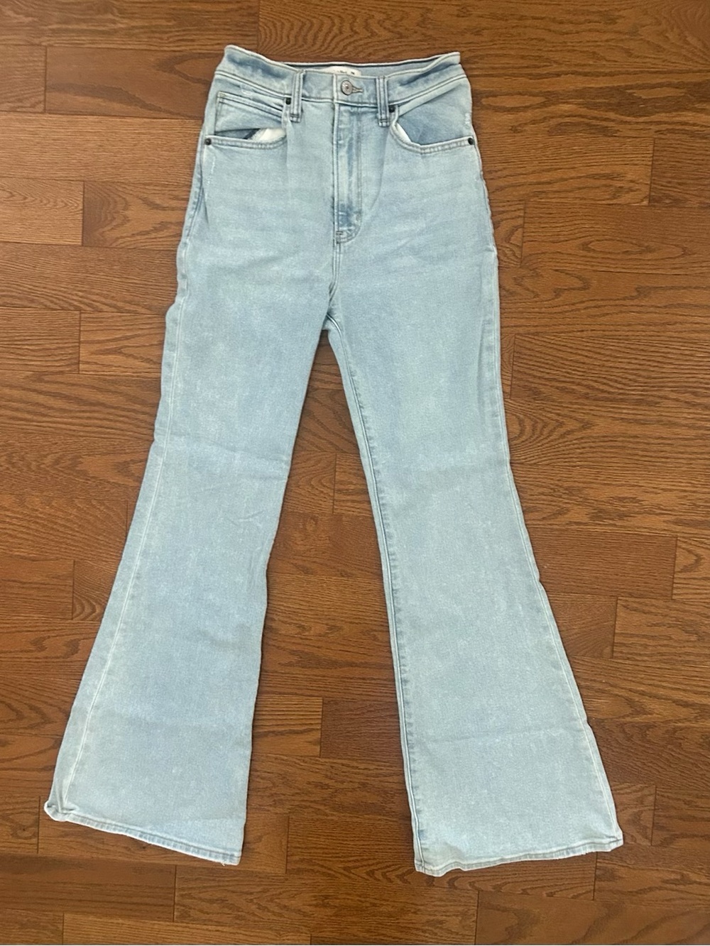 Abercrombie & Fitch The Flare Ultra High Rise 26 / 2 Regular Women Light Wash